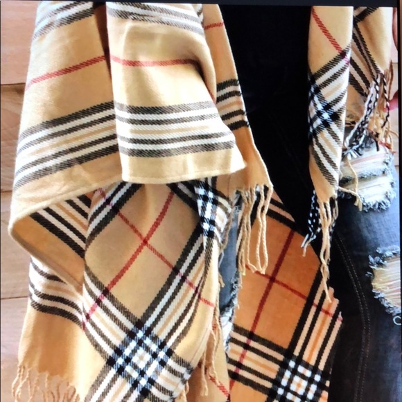 tan plaid open front Poncho - Picture 4 of 7